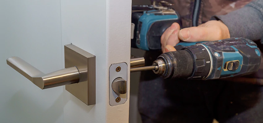 Broken Door Handle Lock Repair in South San Jose Hills, California
