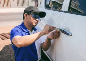 Car Locksmith in South San Jose Hills, CA